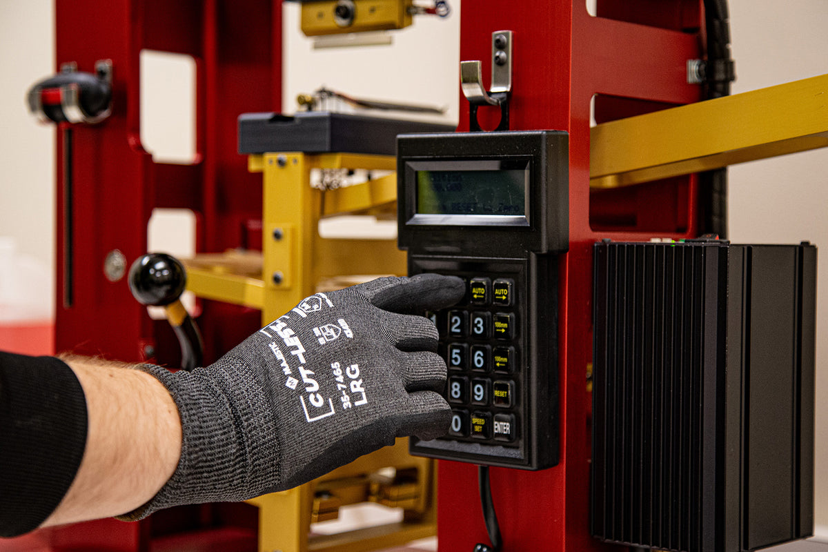Cut-Less Korplex Glove with Foam Nitrile Palm, 18g, ANSI A4