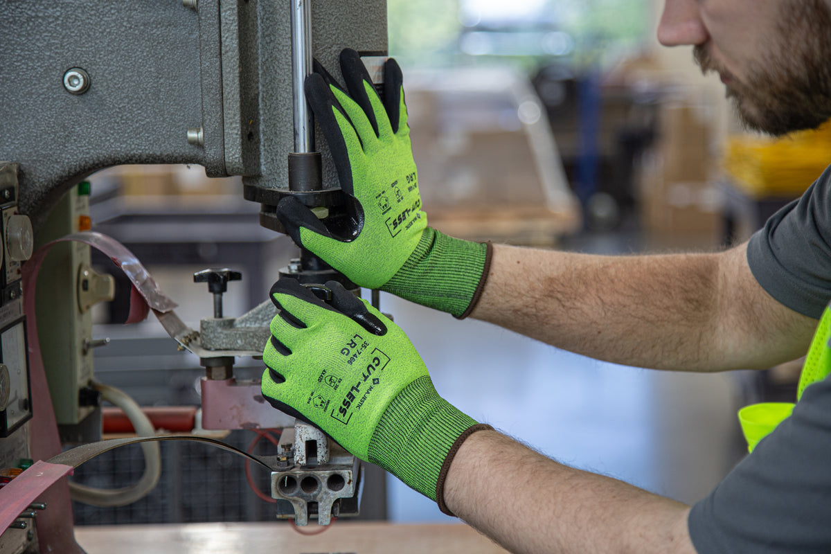 Cut-Less Korplex Glove with Premium Foam Palm, 18g, ANSI A4