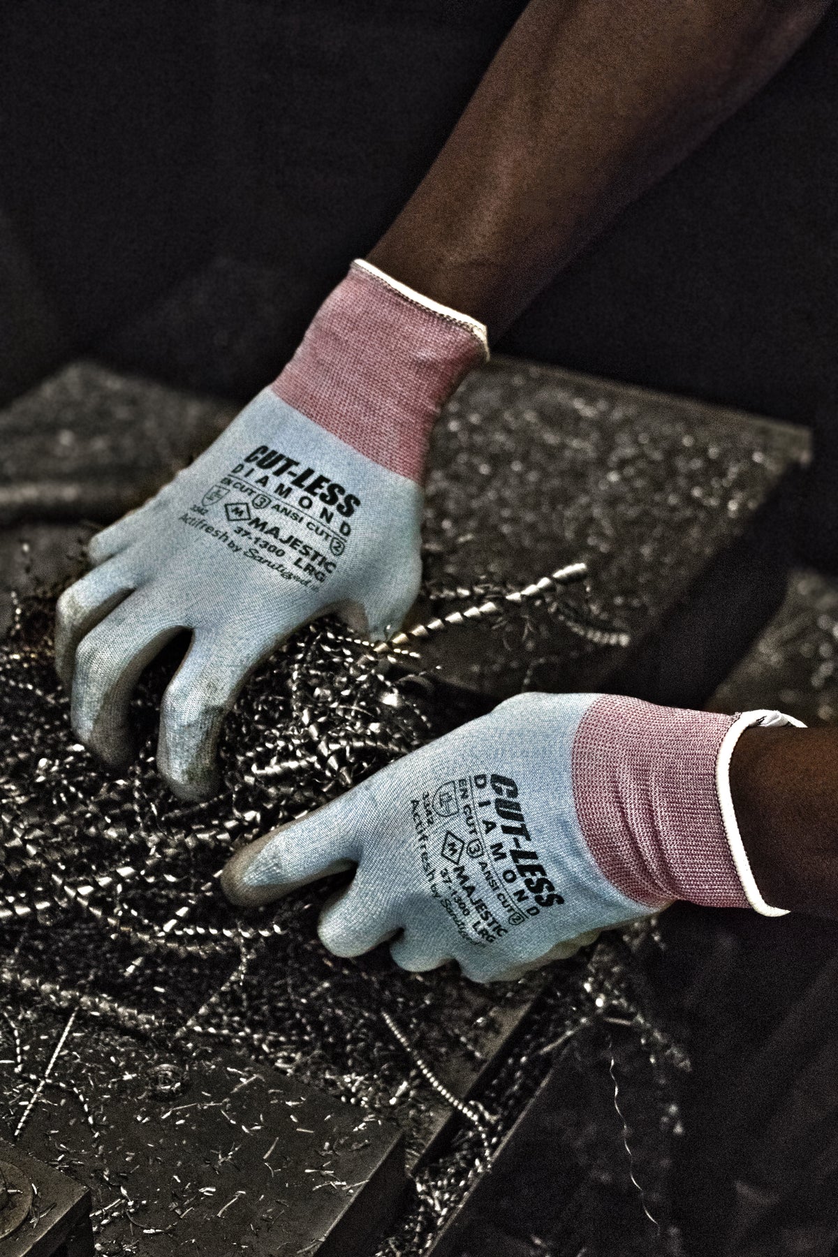 Cut-Less Dyneema Glove with Polyurethane Palm, 18g, ANSI A2