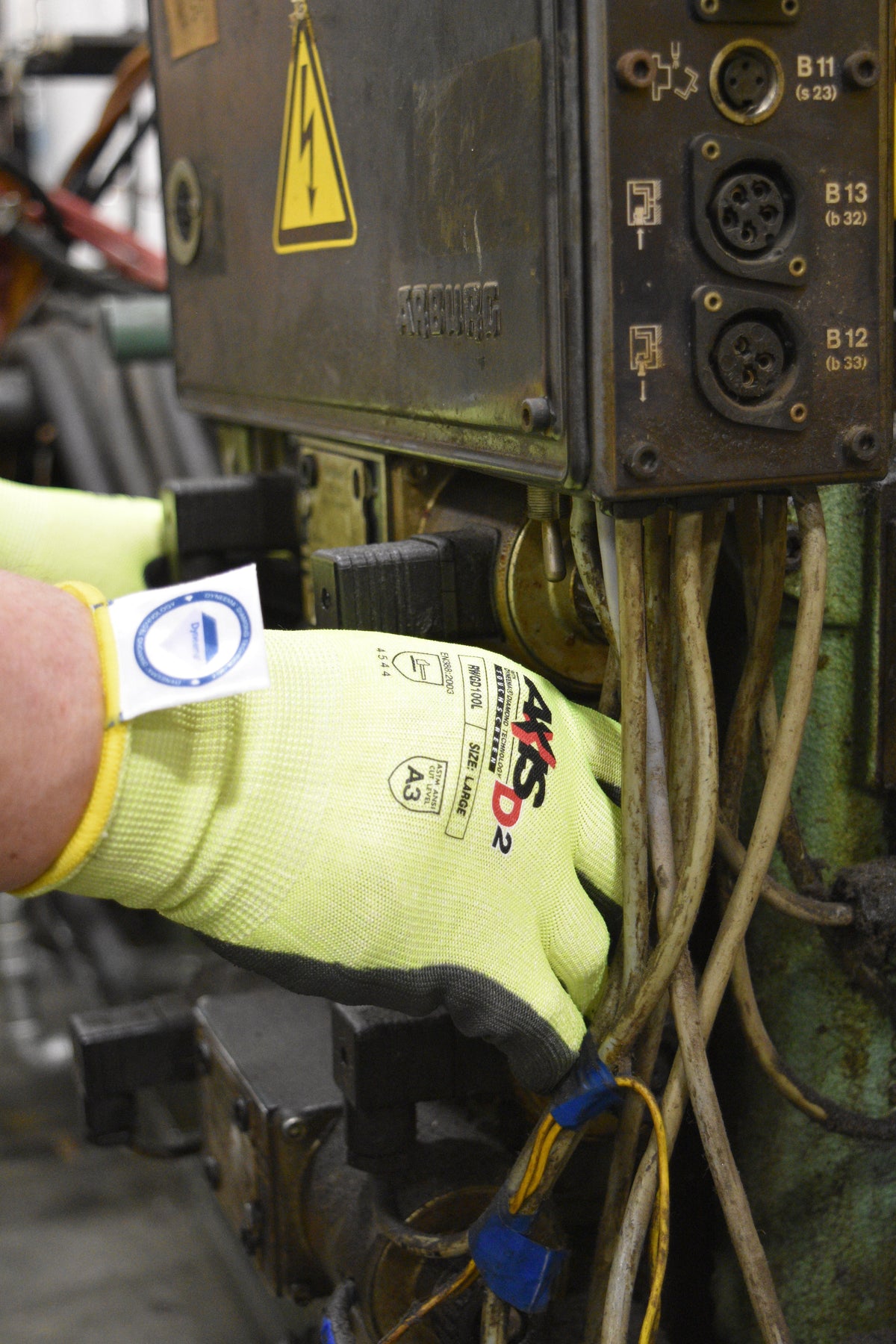 Radians RWGD100 AXIS D2™ Dyneema® Cut Protection Level A4 Touchscreen Glove